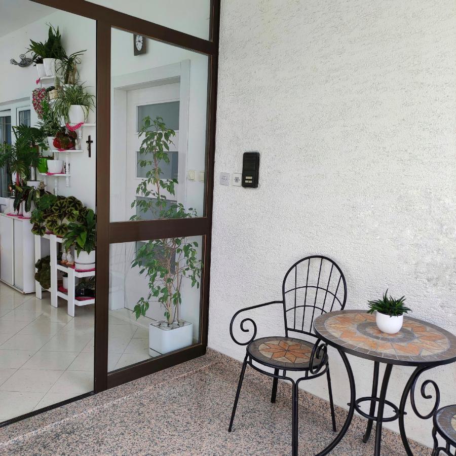 Rivana Apartman *